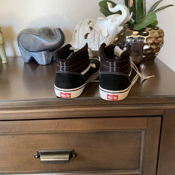 Vans size 7 youth, fits like a roomy 8 in women’s - Picture 4 of 4